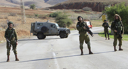 soldados de la ocupación israelí en Palestina Soldados israelíes abaten a tiros a un palestino por lanzar piedras